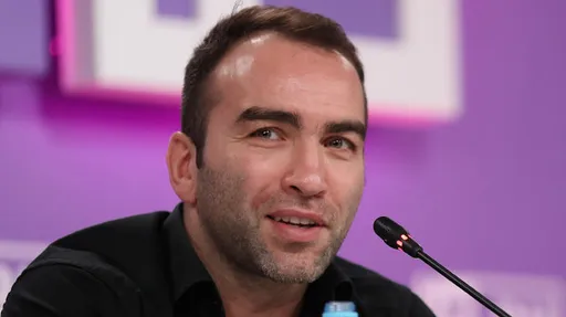 Гаджиев сомневается, что Анкалаев следующий бой проведет за титул UFC