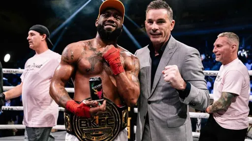 Экс-чемпион мира по боксу стал чемпионом кулачной лиги Bare Knuckle FC