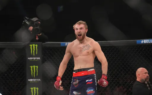 Михайлов одержал победу над Колдуэллом на Bellator 290