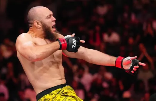 Вальтер Уокер получил перелом ноги во время боя на турнире UFC 321 в Абу-Даби
