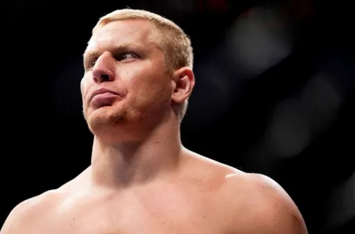 Российский тяжеловес UFC Павлович готов провести бой по правилам бокса
