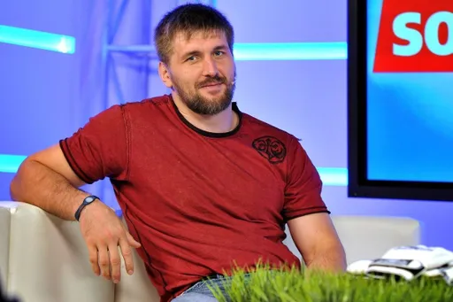 Минаков высказался о возможном бое Волкова с Нганну