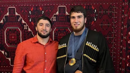 Гаджиев: Тажудинова могли бы попросить отдать схватку Садулаеву в финале ОИ