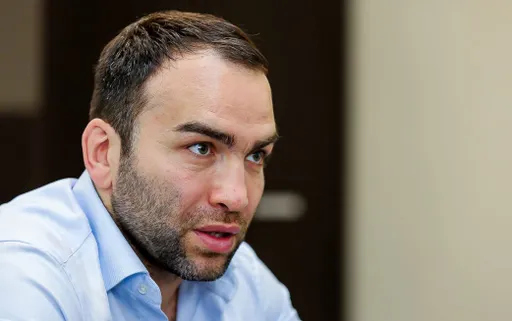 Гаджиев прояснил ситуацию относительно титульного боя Сарнавского и Сулумова