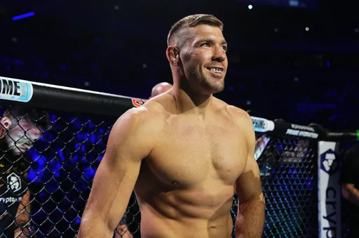 Экс-чемпион UFC Джексон предложил Дю Плесси перейти в полусредний вес после поражения от Чимаева