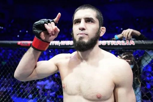 ESPN оставил Махачева на первой строчке рейтинга UFC вне зависимости от весовой категории