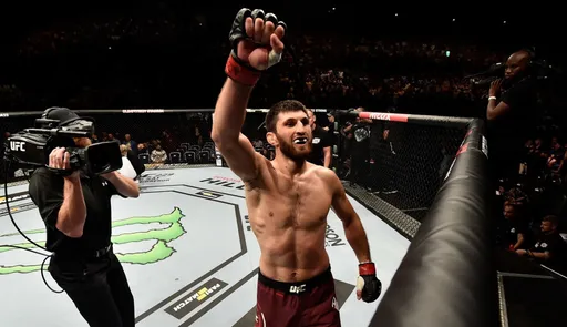 «Не вижу опасности в UFC». Анкалаев – о желании досрочно победить Уокера, критике Уайта и смене дивизиона