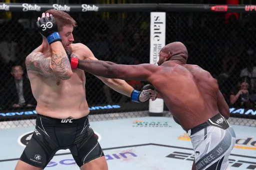 Стали известны обладатели бонусов по итогам турнира UFC on ESPN 51
