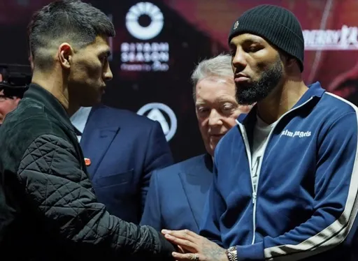 Гендиректор RCC Boxing Promotions оценил соперника Бивола