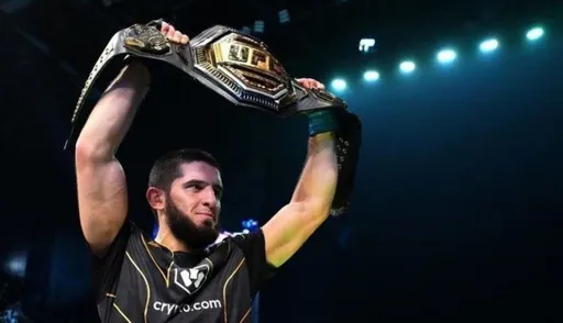 Махачев хочет провести бой с чемпионом полусреднего веса UFC Эдвардсом