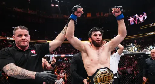 Анкалаев: буду делать все, чтобы снова подраться за пояс UFC