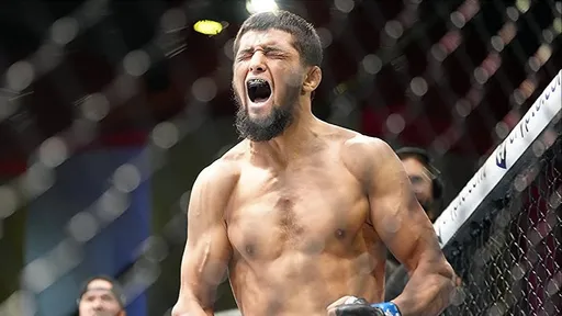 Узбекистанец Рузибоев нокаутировал американца Макконико на UFC Fight Night 252