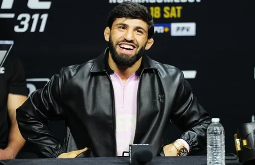 Царукян поздравил Двалишвили и Махачева с победами на UFC 311