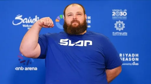 Россиянин Камоцкий проиграл американцу Ману решением судей на турнире Power Slap 16
