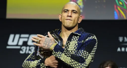 Перейра ответил на вопрос о переходе в тяжелый дивизион UFC