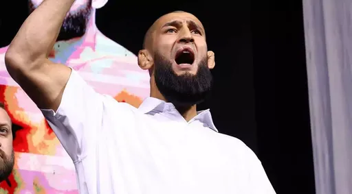 Чимаев оставил грозное послание Дю Плесси перед боем на турнире UFC 319