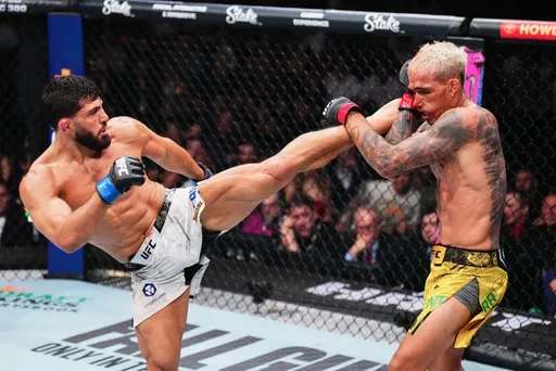 Роган считает, что Оливейра победил Царукяна на UFC 300