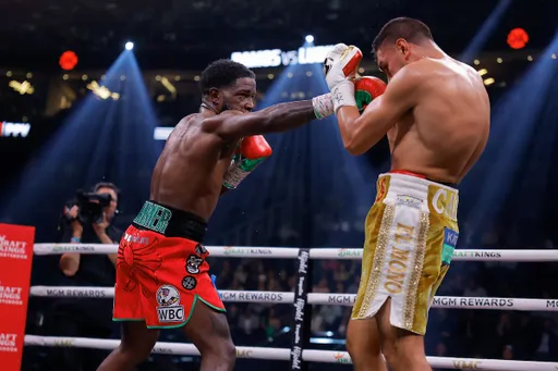Любин победил Рамоса в отборочном бою за титул WBA