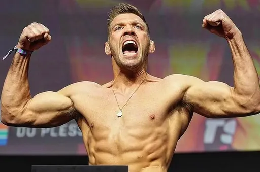 Чемпион UFC Дю Плесси: если бы мы жили в мире, где действует принцип «око за око», Шара был бы королем