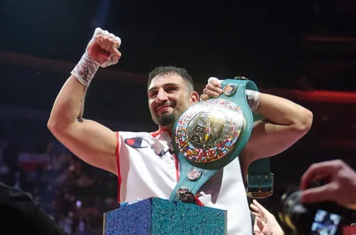 Кабайел получил от WBC чемпионский титул, от которого отказался Усик