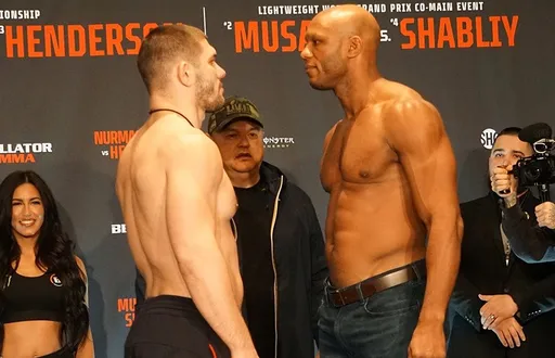 Молдавский проиграл нокаутом Васселлу в реванше на Bellator 292