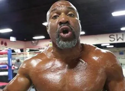 53-летний экс-чемпион мира Бриггс вызвал на бой Джейка Пола