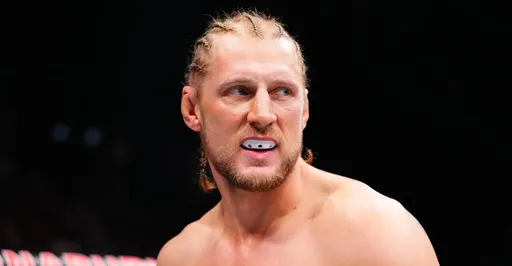 Александр Волков – Вальдо Кортес-Акоста: во сколько начало боя на турнире UFC 328 в Ньюарке