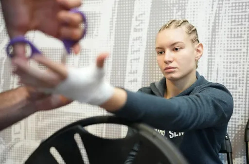 Бывший боец UFC Дудакова стала чемпионкой мира по панкратиону