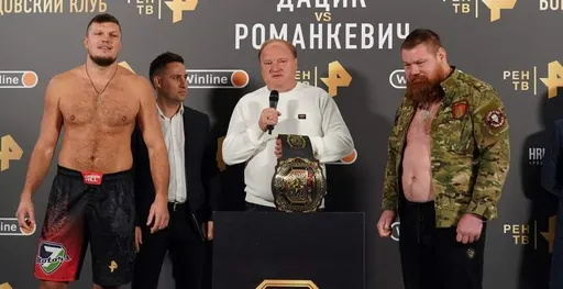 Романкевич нокаутировал Дацика и защитил пояс чемпиона «Бойцовского клуба РЕН ТВ»