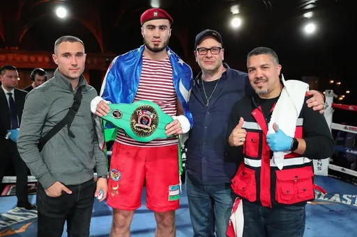 ВИДЕО: олимпийский чемпион из Узбекистана Жалолов нокаутировал американца Харпера на турнире в Калифорнии