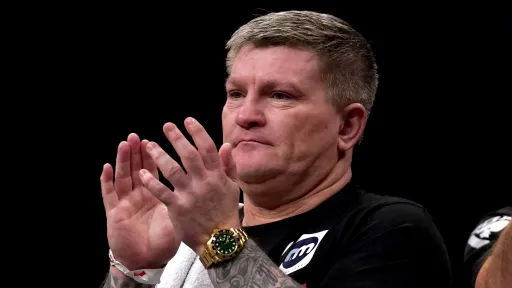 Хаттон считает, что у Дюбуа больше шансов победить Усика в реванше