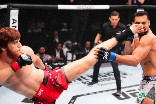 Шара Буллет с победы дебютировал в UFC! Познакомил Силву со своими лоу-киками и накормил локтями