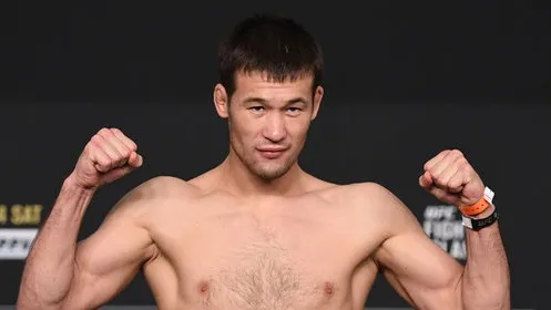 Рахмонов рассказал, что UFC предлагал ему страховать бой Эдвардса и Ковингтона