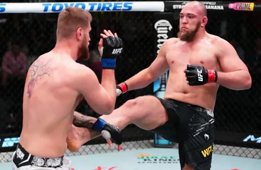 Младший брат Джонни Уокера проиграл дебютный бой в UFC