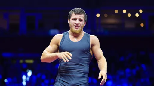 Российский борец Усманов вышел в финал ЧЕ по вольной борьбе в Словакии