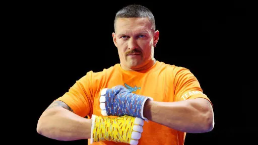 Усик встретился с бывшим абсолютным чемпионом мира Льюисом
