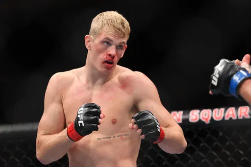 Гэрри снялся с боя против Люке на турнире UFC 296