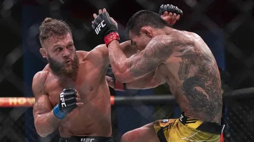 Физиев и Дос Аньос пообщались в социальных сетях после боя на UFC Vegas 58
