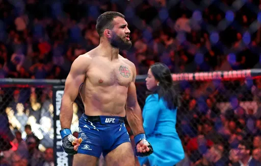 Сен-Дени нацелен на бой с Царукяном после победы на турнире UFC в Париже