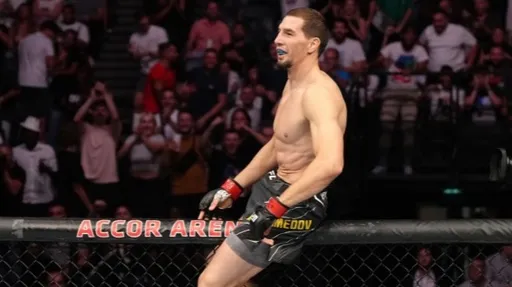 Магомедов рассказал, что отказался тренироваться с Перейрой до дебюта в UFC
