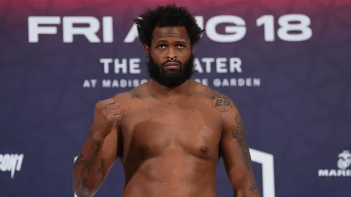 Бывший боец UFC Грин снялся в хорроре «Он»