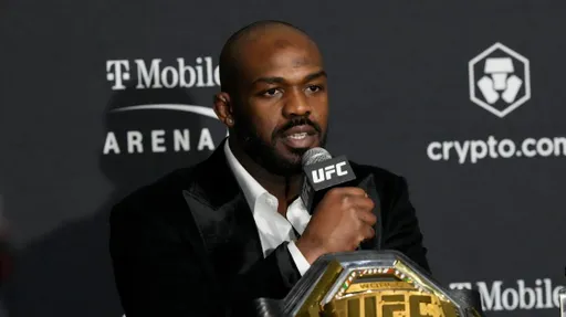 Джонс обратился к Миочичу после отмены титульного поединка на UFC 295