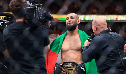 Сехудо намекнул, что Чимаев освободит пояс чемпиона UFC