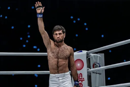 Экс-чемпион M-1 Challenge Гафуров победил Бораросу болевым приемом на ACA 172
