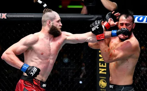 Прохазка: хочу сразиться с Перейрой за вакантный пояс UFC в этом году