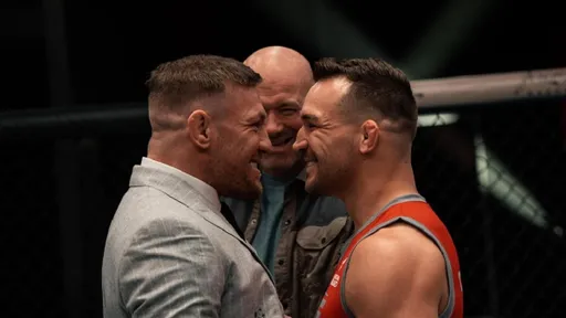 Букмекеры считают Макгрегора фаворитом в бою с Чендлером на UFC 303