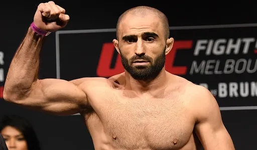 Омари Ахмедов задушил Теодораса Аукстуолиса на PFL 4: видео