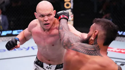 Стало известно, сколько Гуськов заработал за победу на турнире UFC Fight Night 236