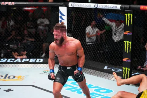 Судейские записки главного боя UFC Vegas 58: Дос Аньос едва уступал Физиеву по очкам