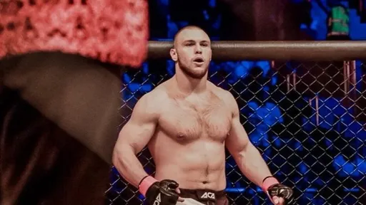 Россиянин Билостенный проиграл американцу Форчуну дисквалификацией на Bellator 294 в Гонолулу
